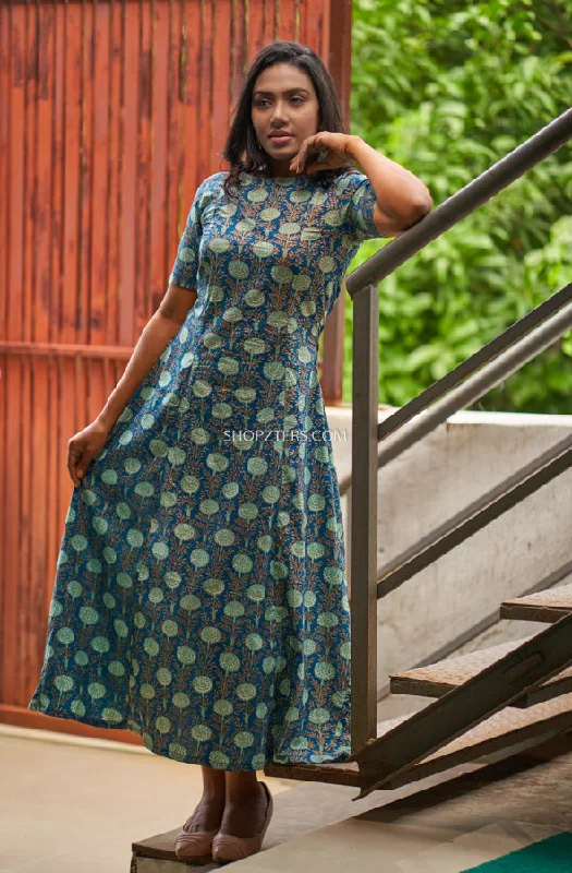 Blue Cotton Print Maxi Dress Classic V-Neck Maxi Dress